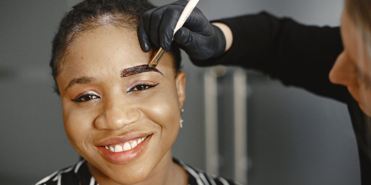 How to Map and Shape Your Eyebrows at Home, Step by Step