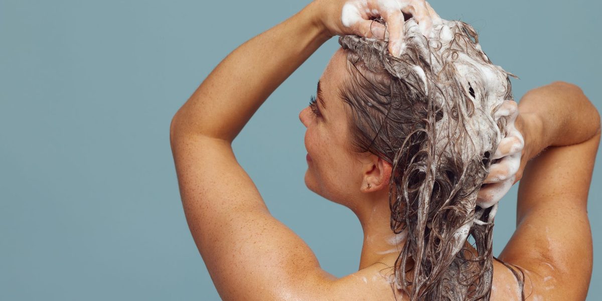 How to Wash Your Hair the Right Way: A Step-by-Step Technique Guide