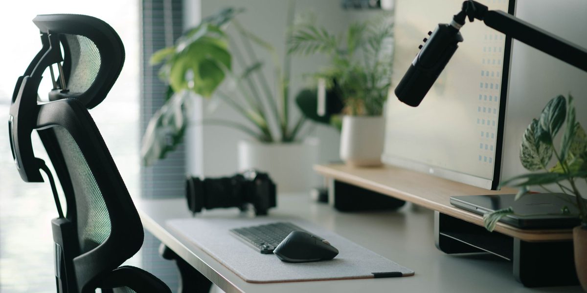 How to Set Up an Ergonomic Desk From Scratch