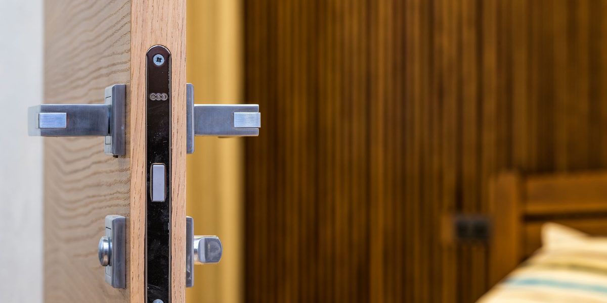 The Hotel Room Safety Checklist to Run at Every Check-In