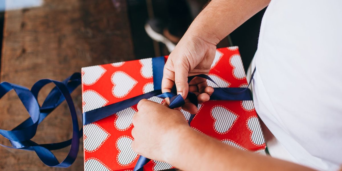 How to Wrap a Gift Neatly: Crisp Corners, Clean Seams, and Beautiful Bows