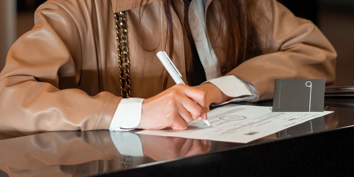 How to Write a Check Correctly: Every Field Explained