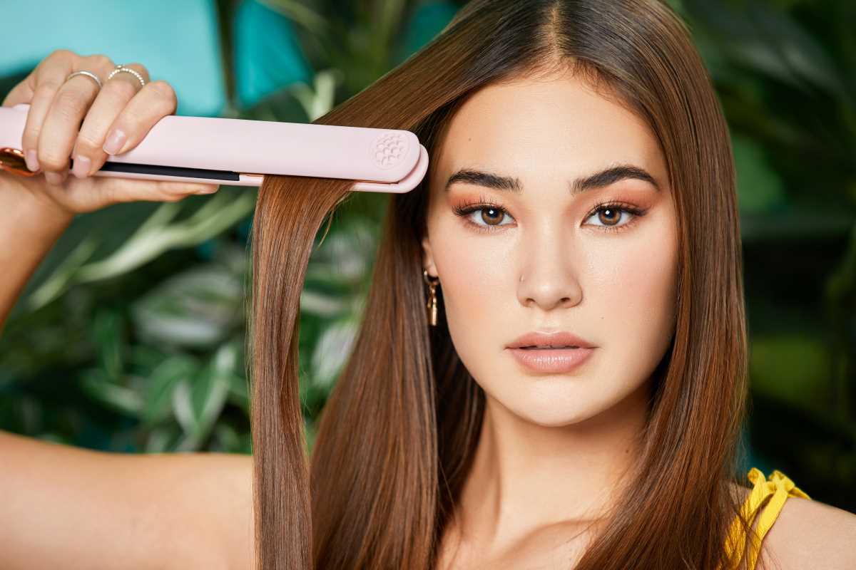 Achieve Silky, Smooth Hair: A Step-by-Step Guide to Using a Hair Straightener